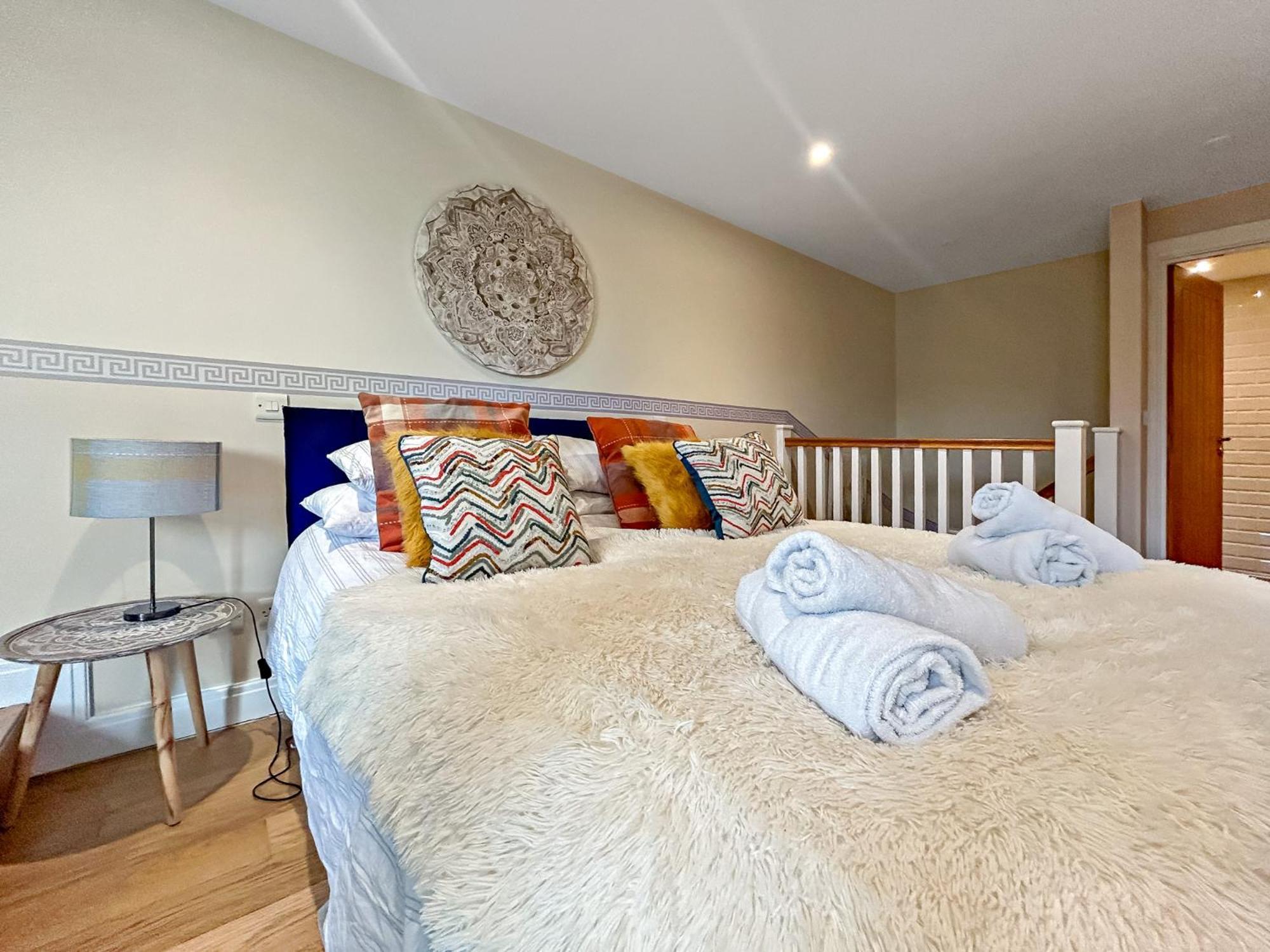 Church Suite, Stow-On-The-Wold, Sleeps 4, Town Location ภายนอก รูปภาพ